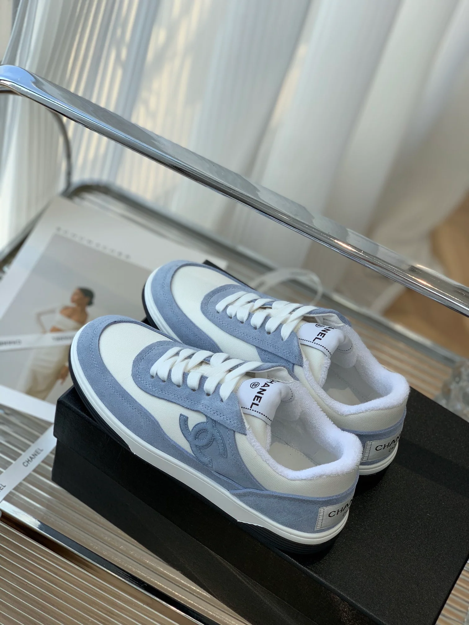 Кроссовки Chanel из парусины - синие