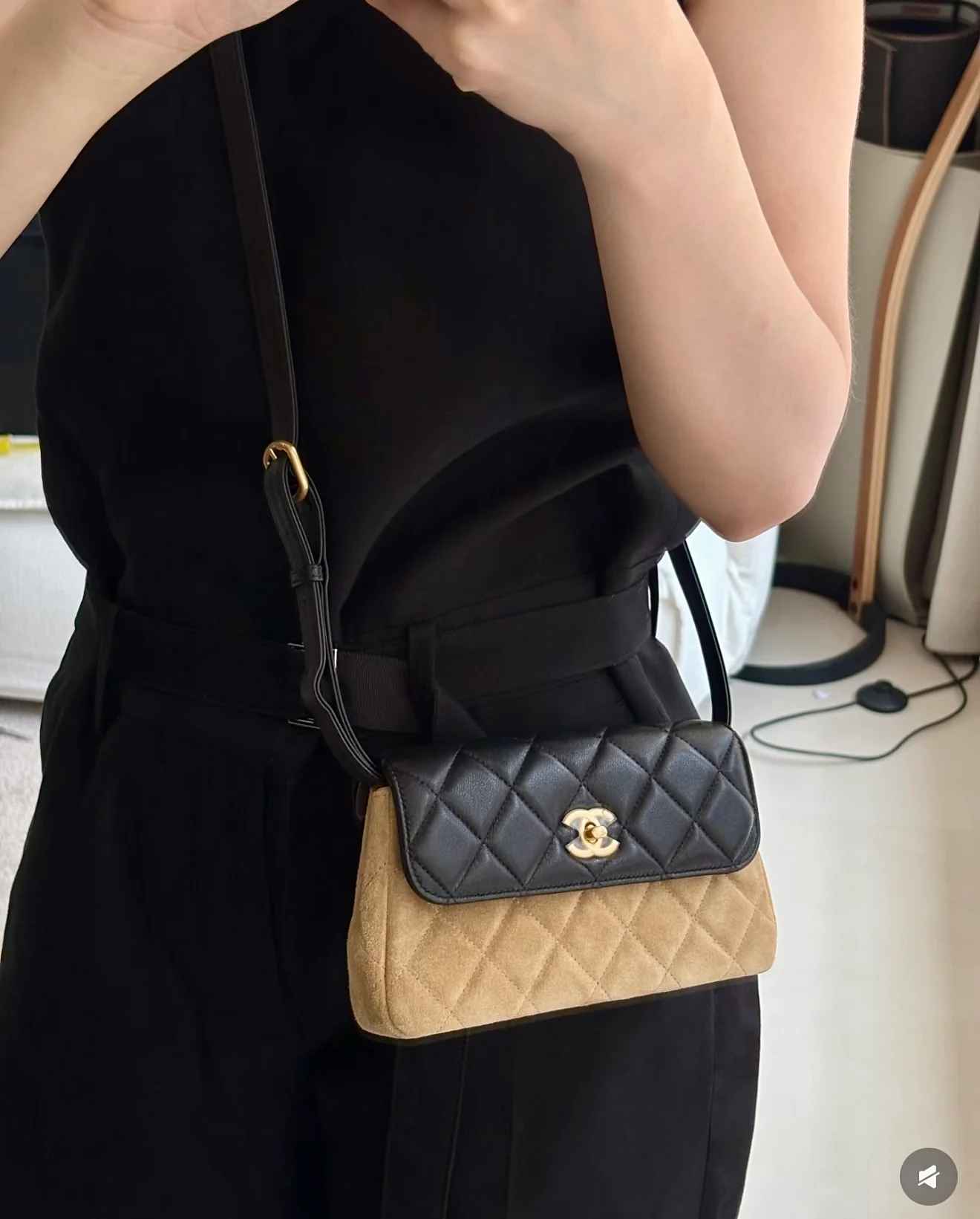 Сумка Chanel 25a из двухцветной замши с клапаном