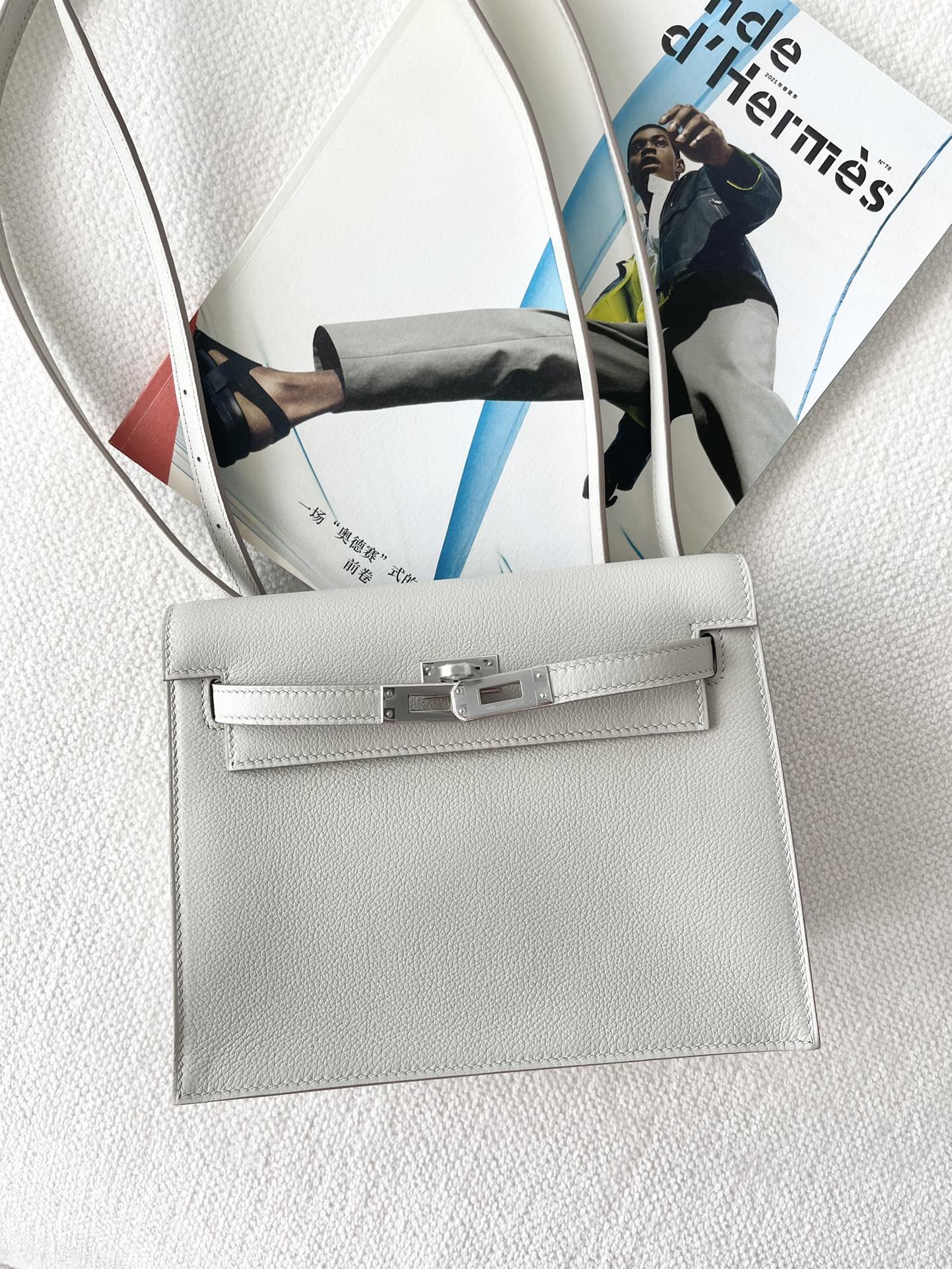 Hermes Kelly Danae Evercolor 80 жемчужно-серый с серебряной пряжкой