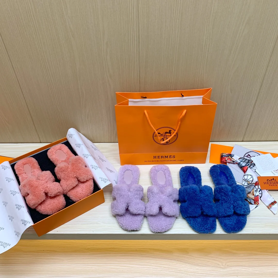 Новинка сезона осень/зима 2022 от Hermes - Меховые тапочки - Фиолетовые