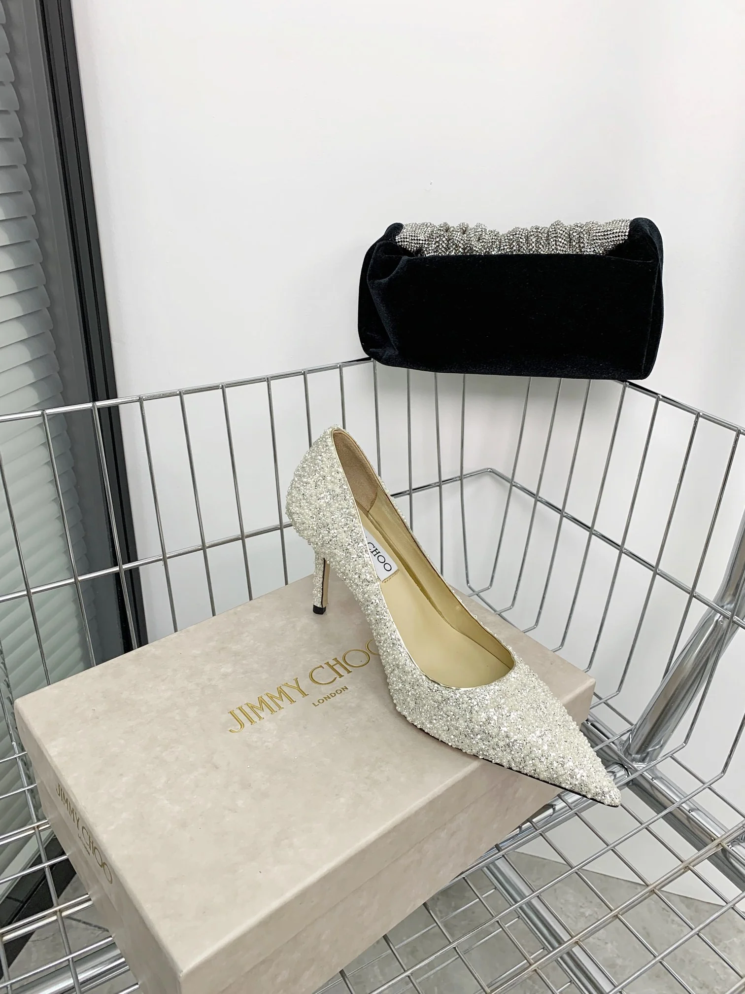 Новые поступления коллекции Jimmy весна/лето 2022 - Туфли на высоком каблуке с пайетками - 4