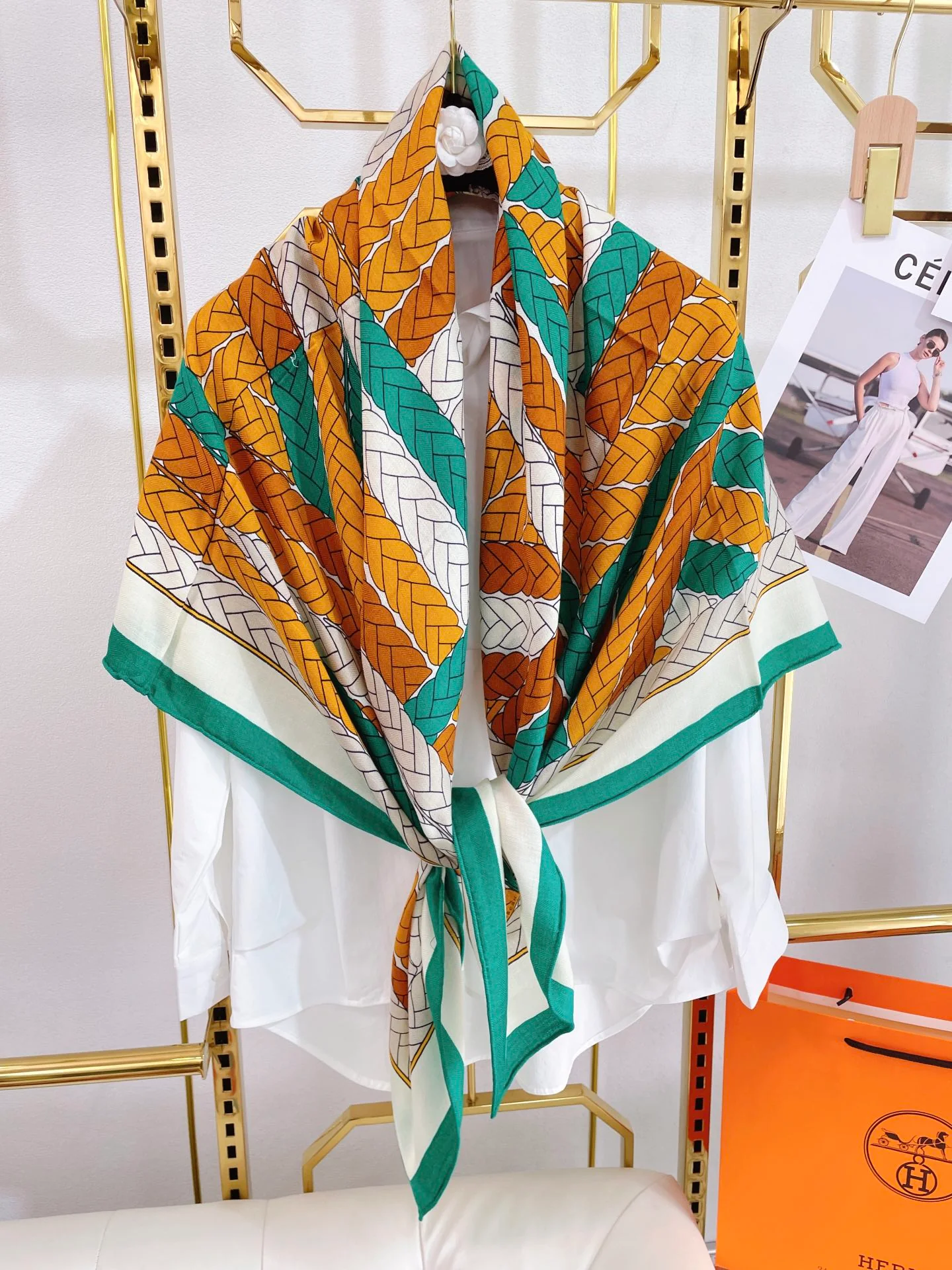 Шарф Hermes с переплетенными буквами H-H - 140 см - 70% кашемир - 30% шелк