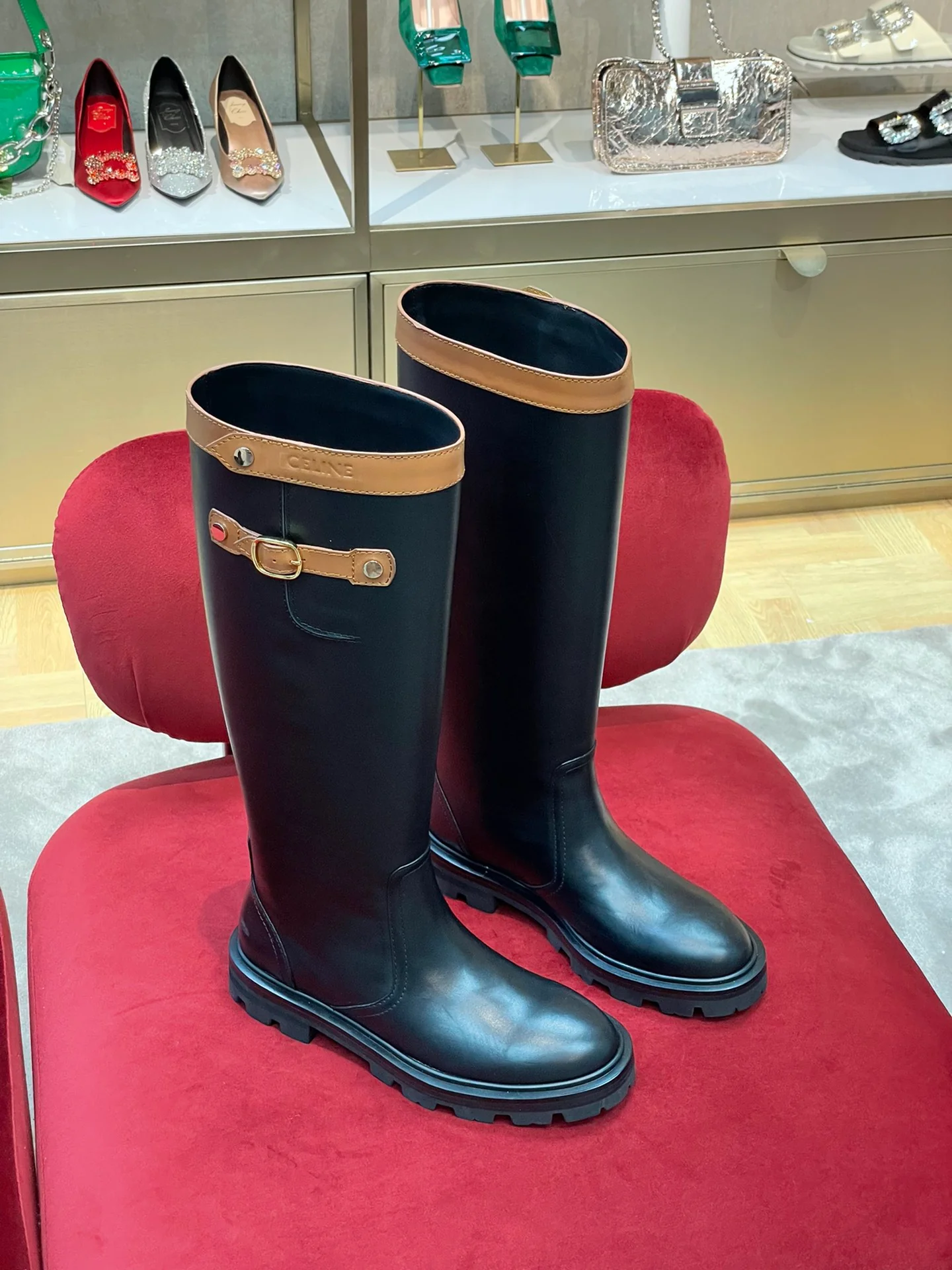 Celine - Новинка сезона осень/зима 2022 - Ботинки на платформе - 1