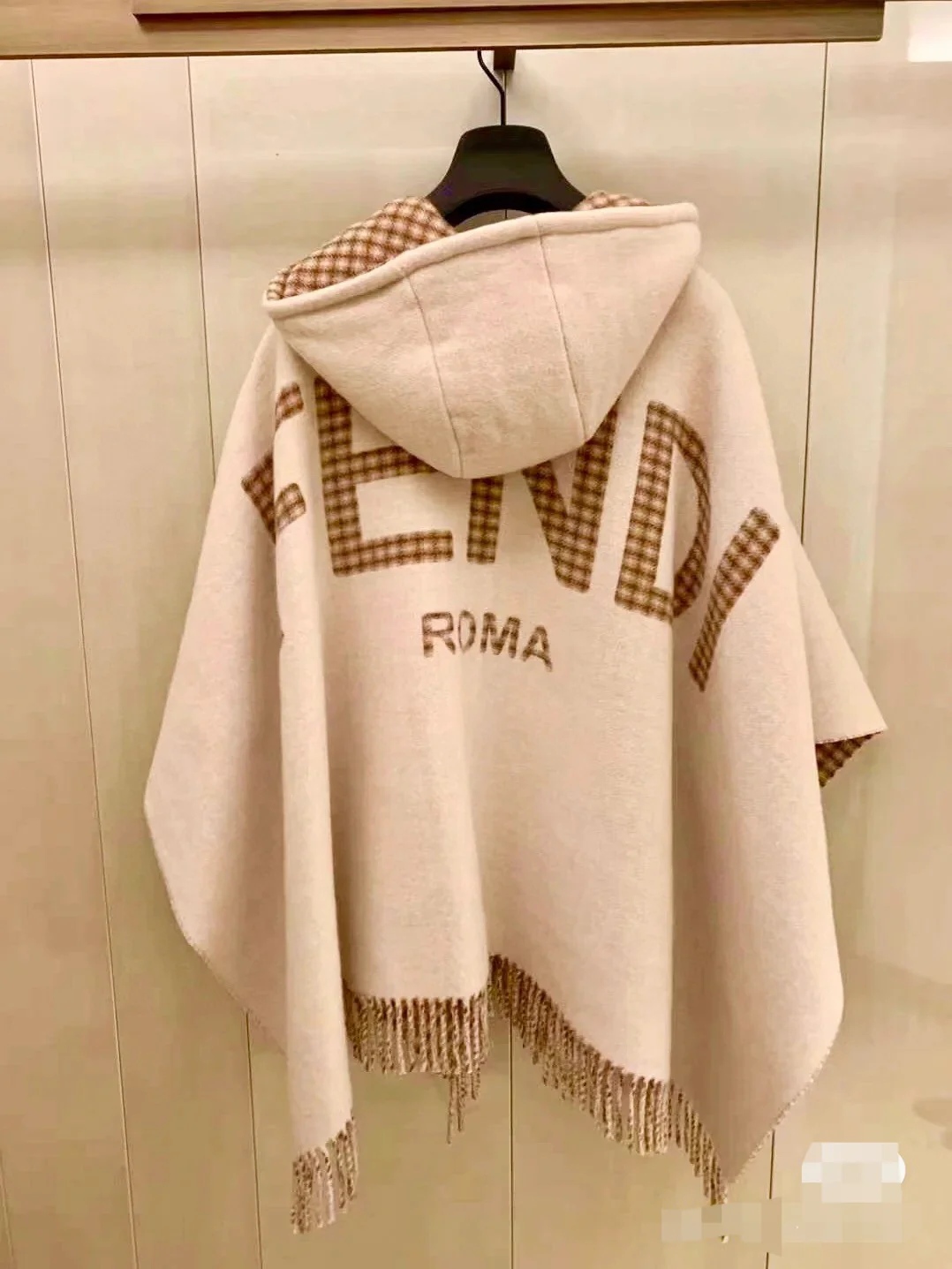 Fendi - Двусторонняя накидка в римскую клетку - 140-160 см - включая бахрому - 75 - шерсть 25 - кашемир - черный - бежевый - 1