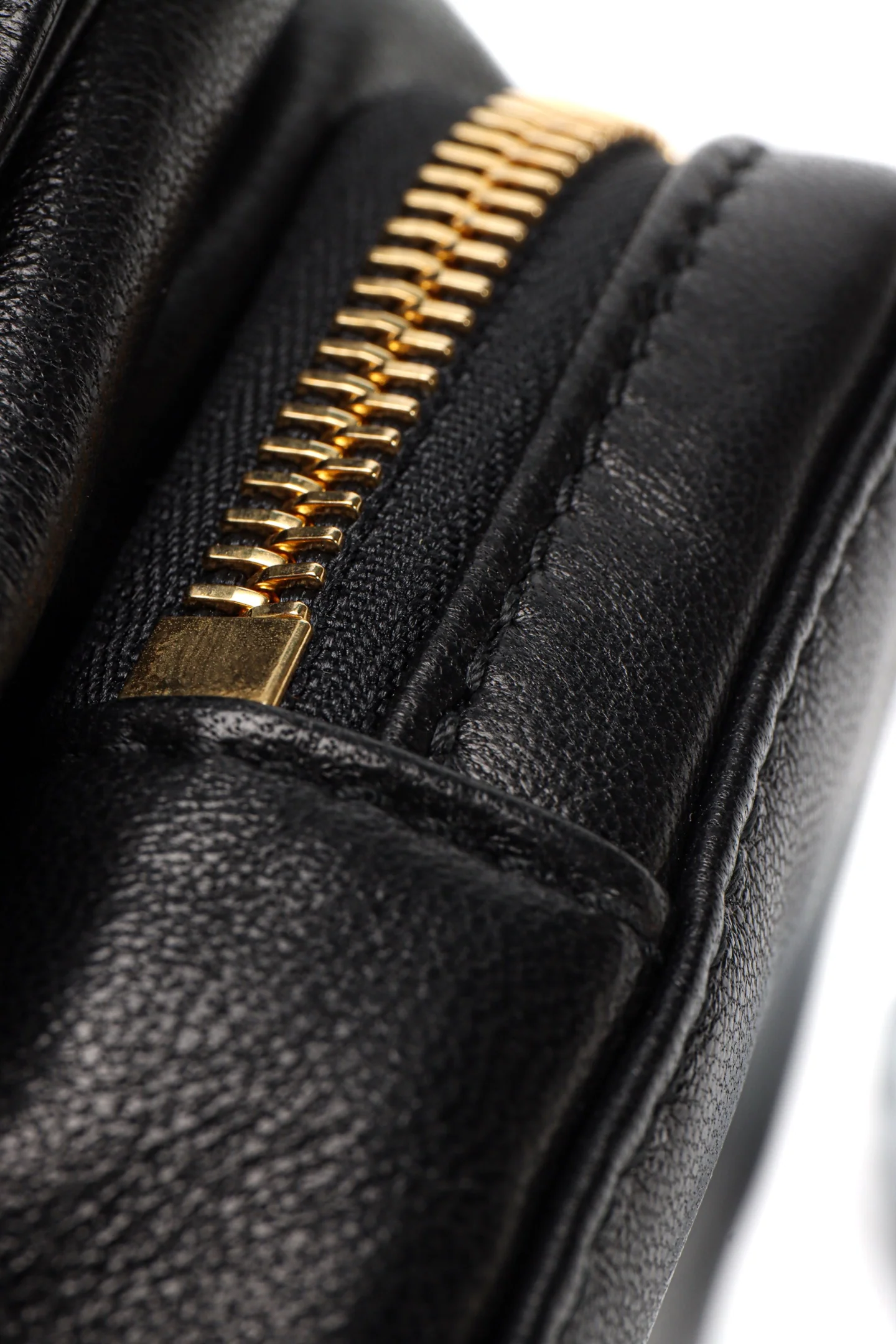 Miu Miu - Сумка-клатч из кожи наппа