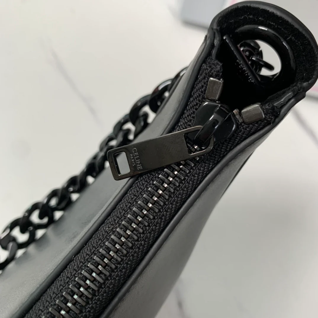 Сумка Celine Ava Moon Chain Bag - черная