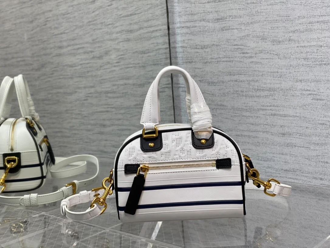 Сумка-боулинг Dior из коллекции весна/лето 2022 Vibe, маленький размер 2.