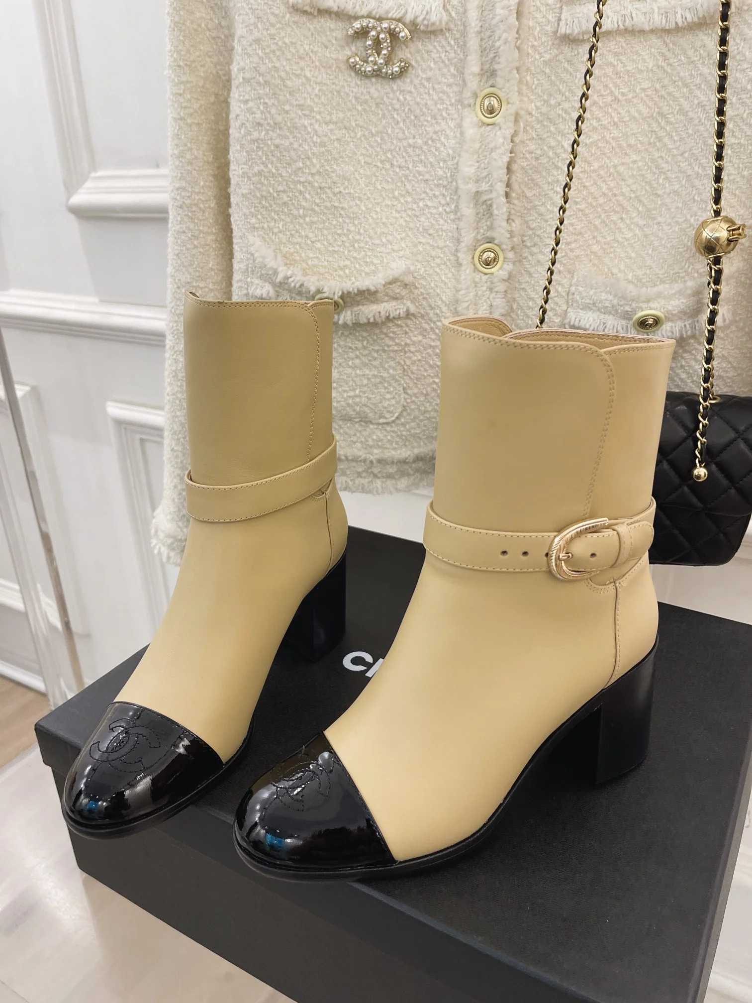 Новинка сезона осень/зима 2022 от Chanel - Ботинки-носки - 6-5 см