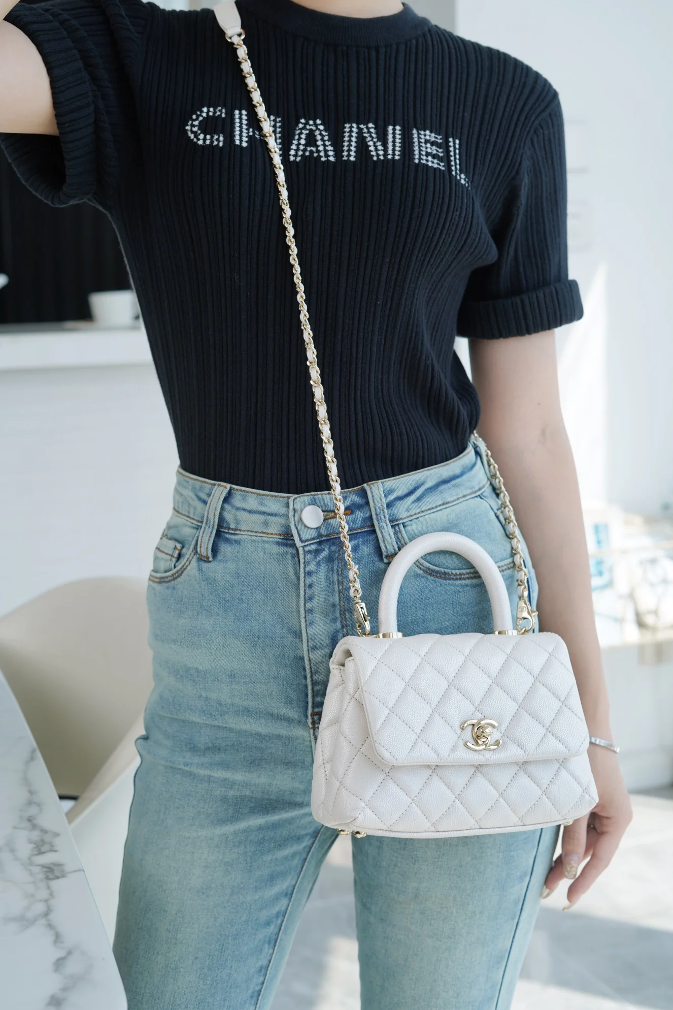 Chanel 2021 Coco Handle из зернистой телячьей кожи - жемчужно-белый - мини-сумка