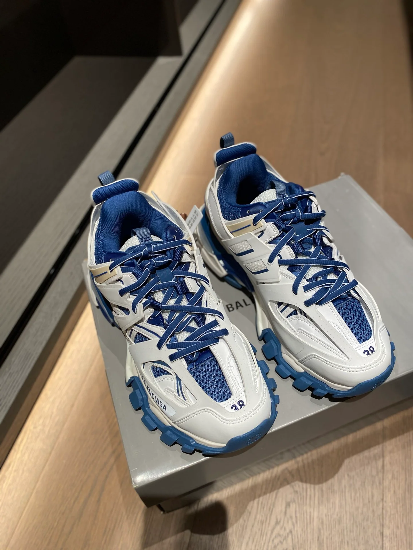 Balenciaga - Dad Shoes - 4