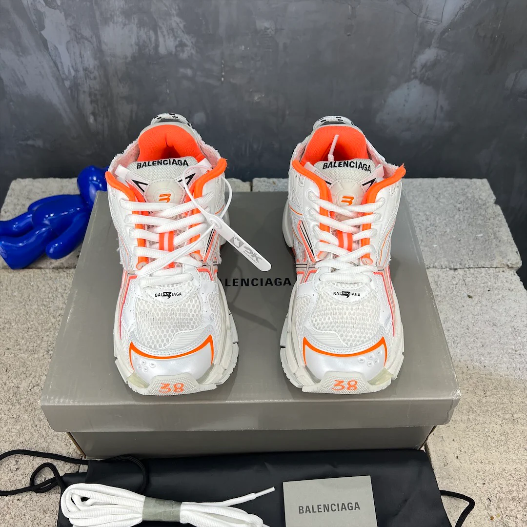Кроссовки Balenciaga Runner - унисекс - белые с оранжевым