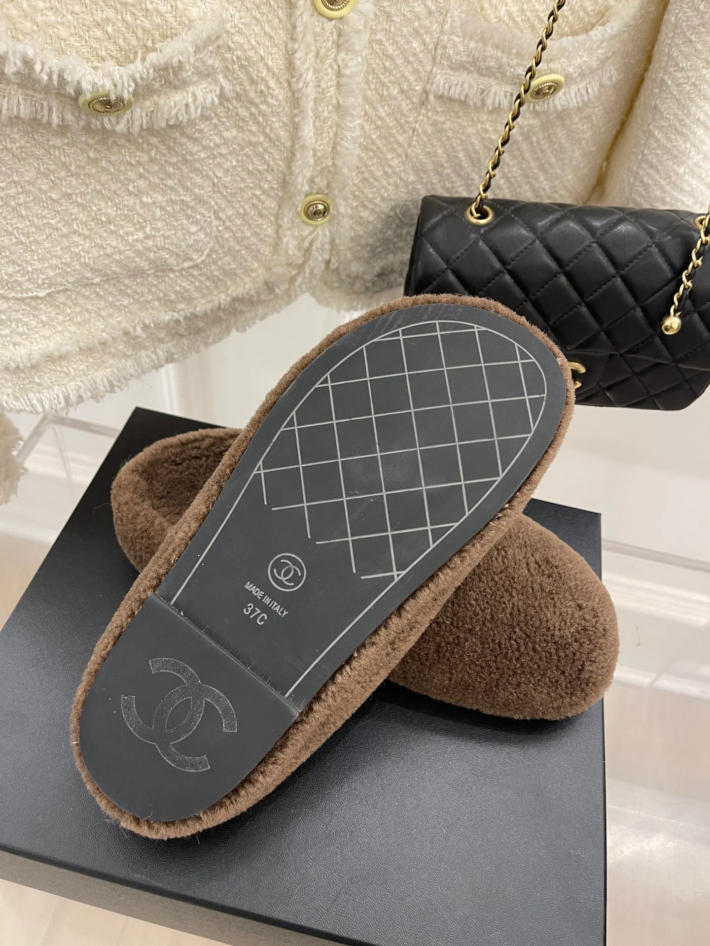 Весенние тапочки Chanel Birkenstock 2022 - коричневые