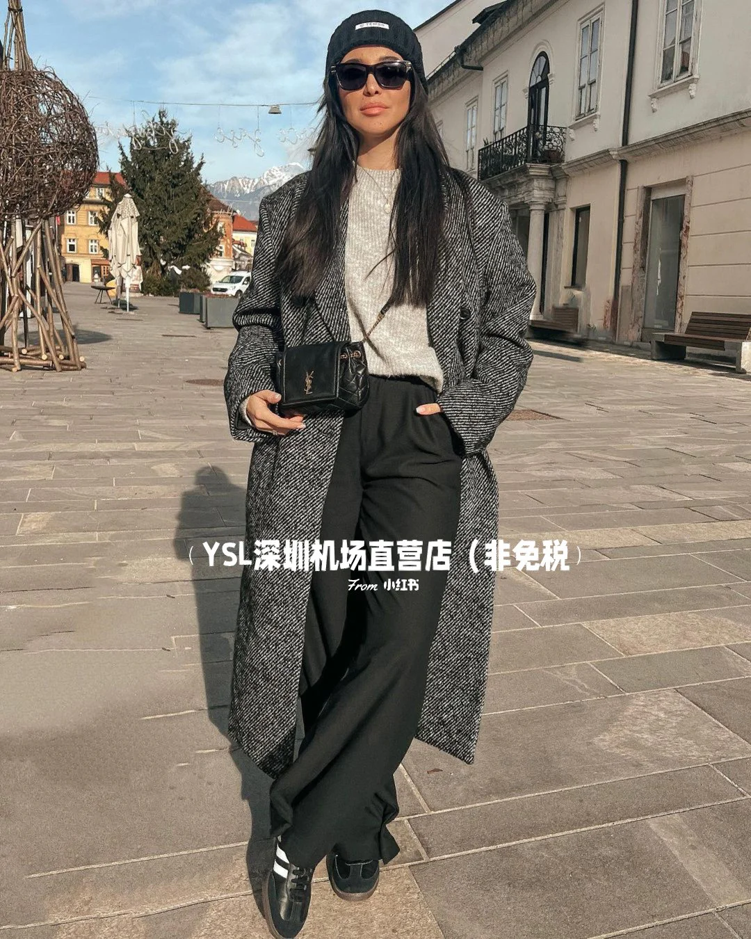 Мини-юбка YSL Nolita из черной кожи - фото в наряде.