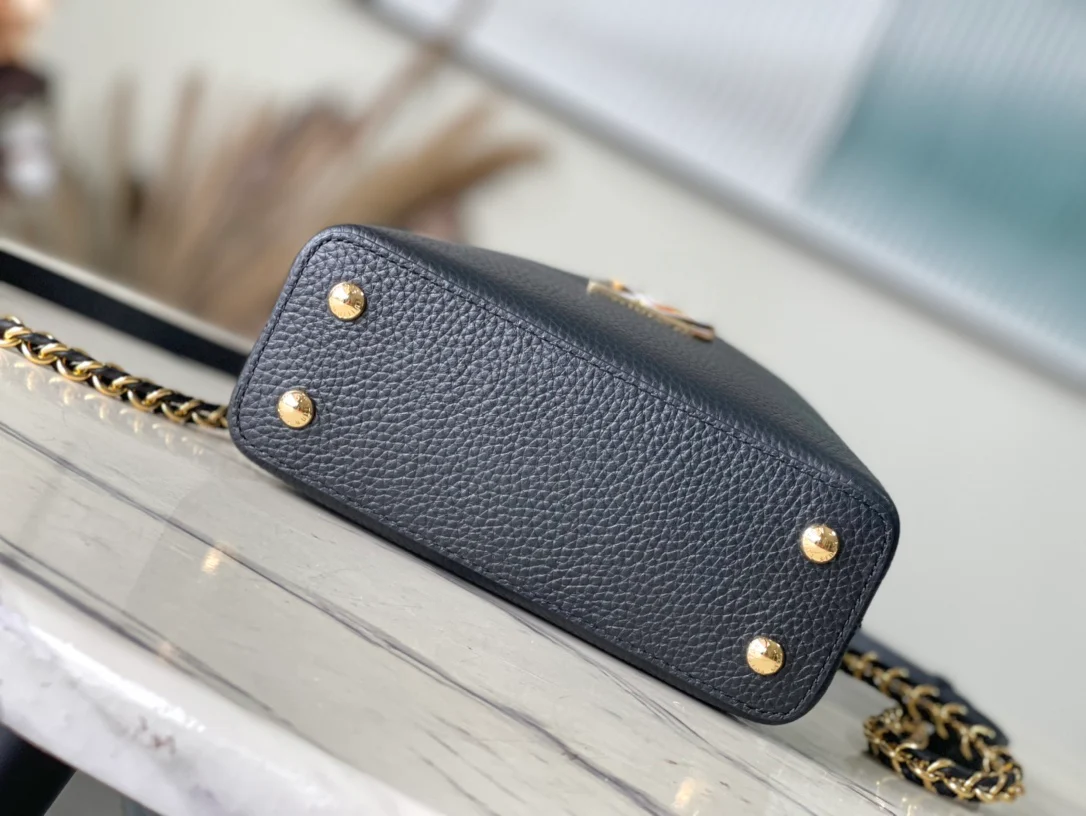 m23082-LV-capucines-bb-mini-handbag/crossbody bag-black