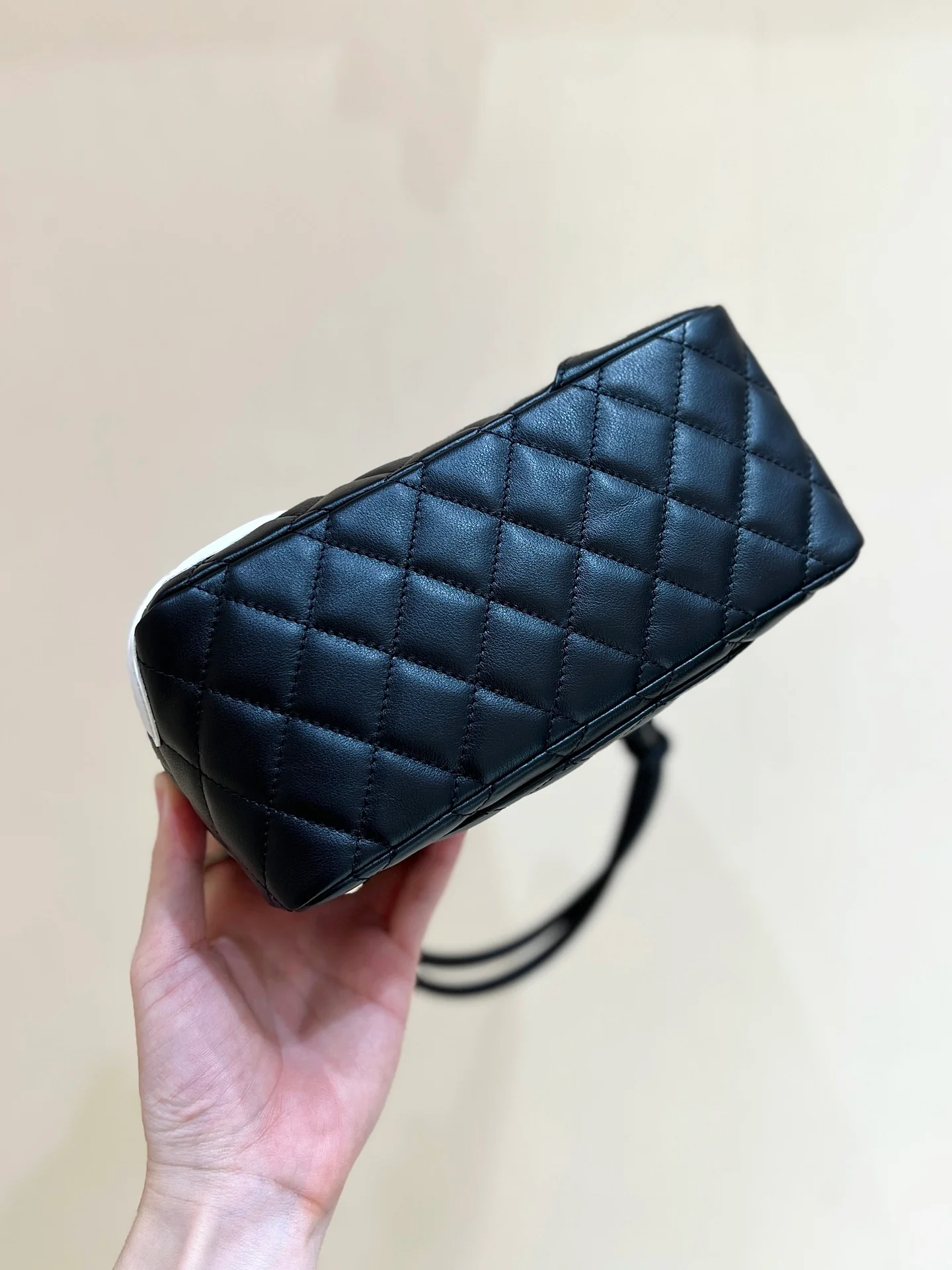 Chanel - Винтажная сумка-подушка Kang Peng - Черная