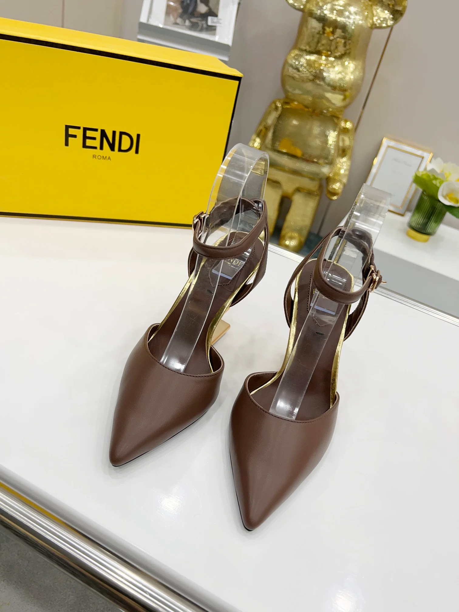Fendi - Стильные туфли на высоком каблуке F-образной формы - Коричневые