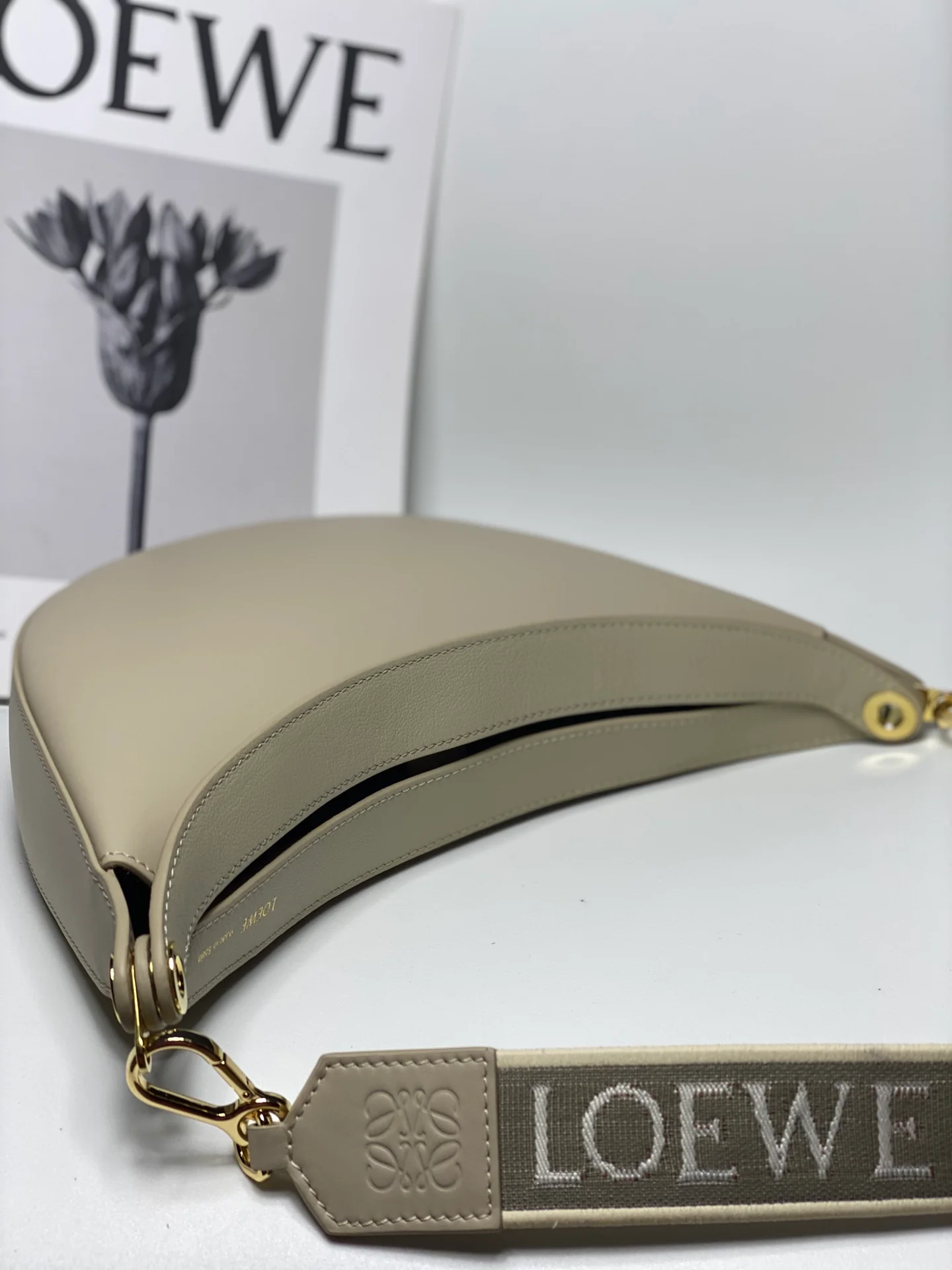 Сумка Loewe Luna серии Moon Bag - 6