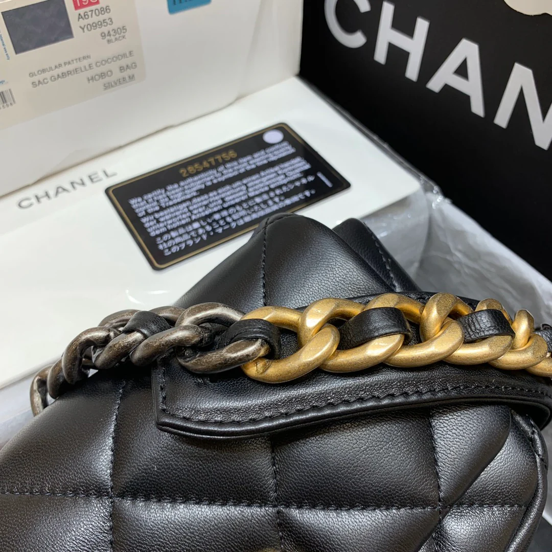 Поясная сумка Chanel 19 - мини-сумка с клапаном, черная