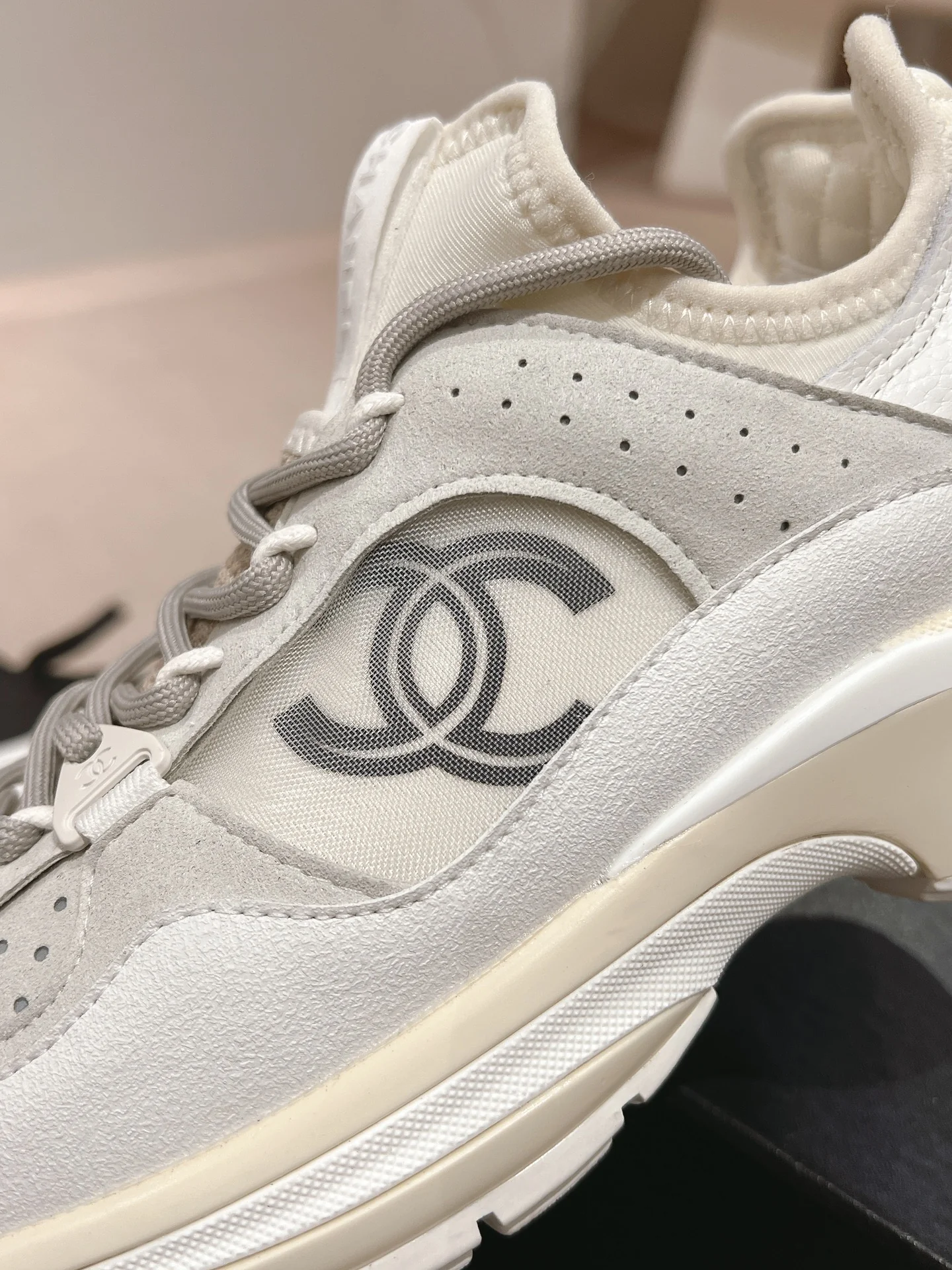 Повседневные туфли Chanel 2024 - белые