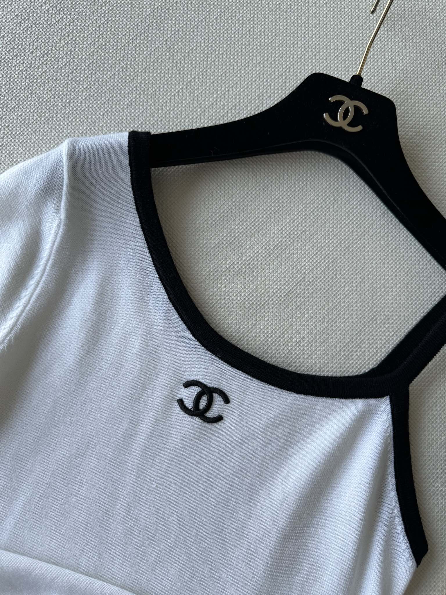 В стиле Chanel - 2403 - Новый топ с открытыми плечами - Белый