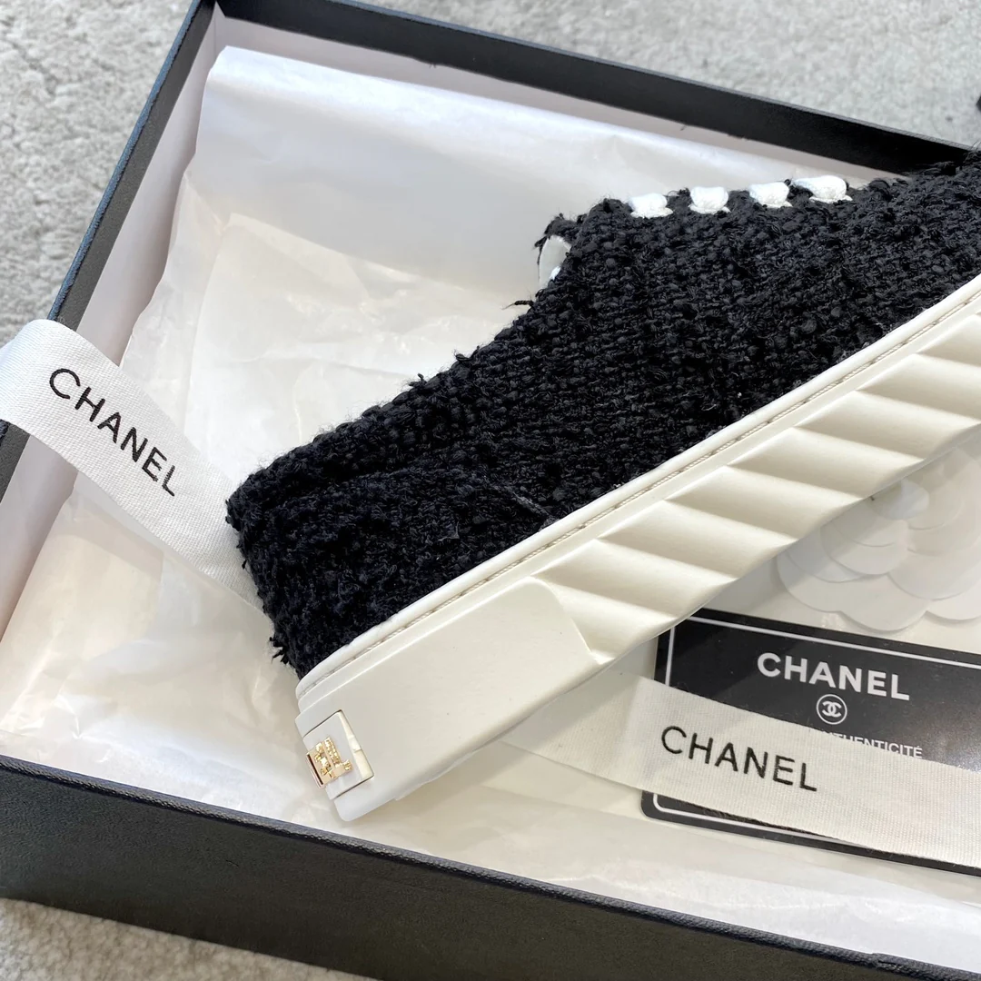 Новинка сезона весна/лето 2023 от Chanel - кеды в стиле 
