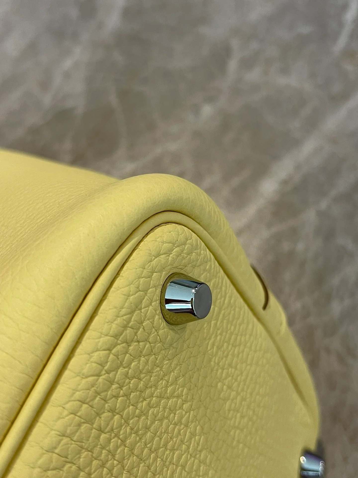 Серебряная пряжка Hermes Picotin 18tc с рисунком ?куриный желток?