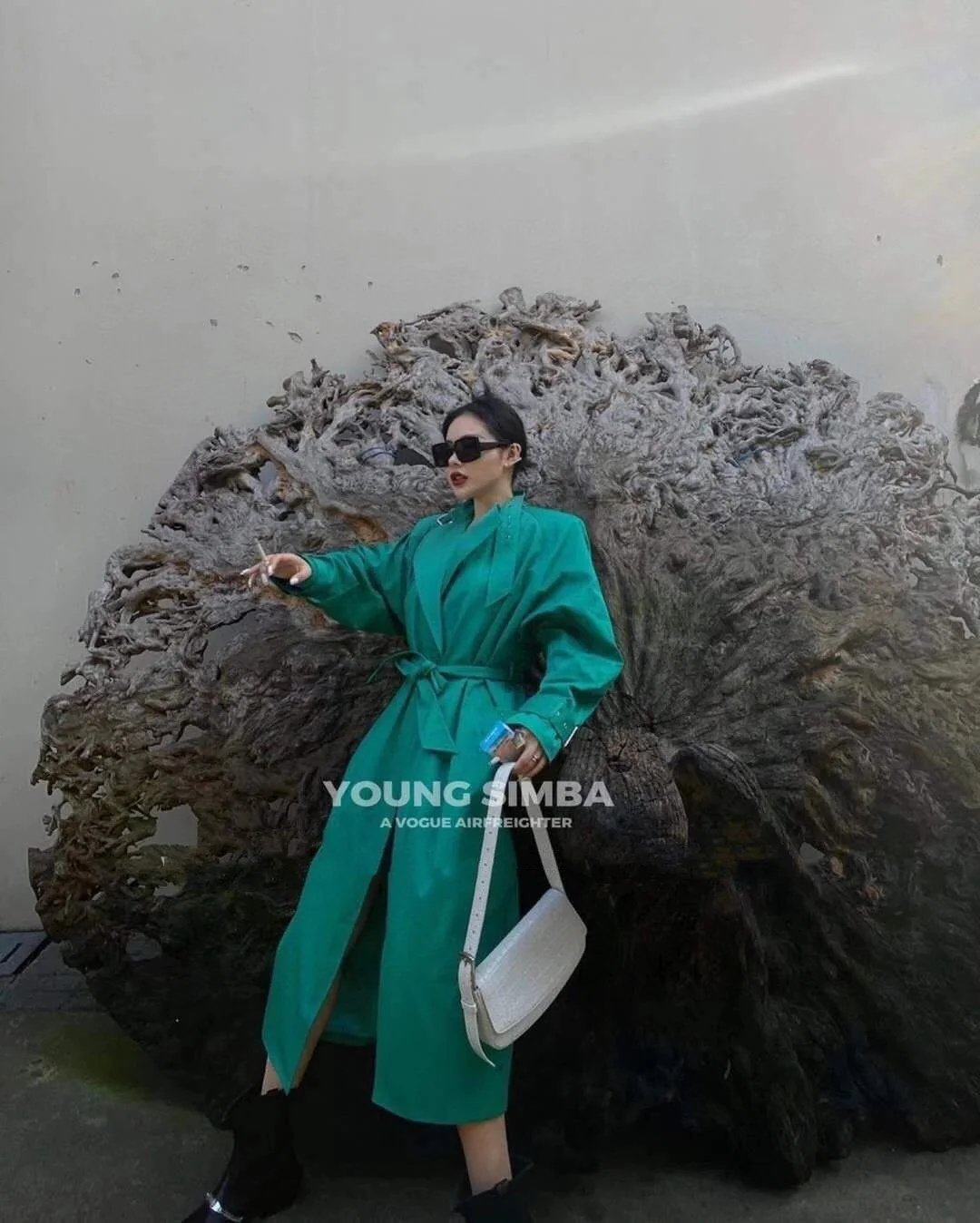 Сумка Balenciaga Ghost Bag - сумка под мышкой