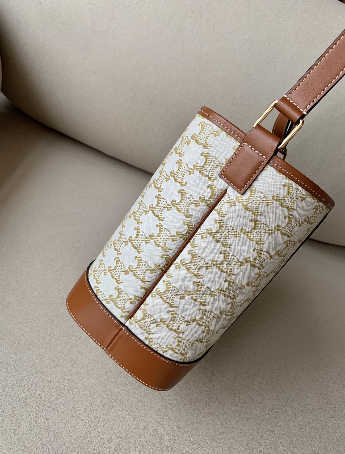 Сумка-ведро Celine Triomphe с принтом из канваса - Маленькая - Белый канвас с монограммой