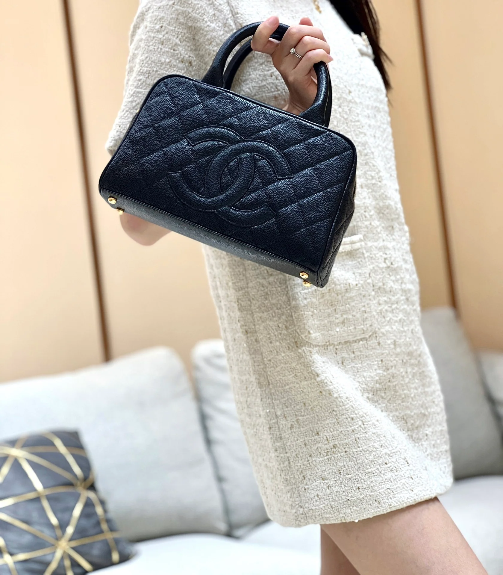 Винтажная сумка-боулинг Chanel - черная