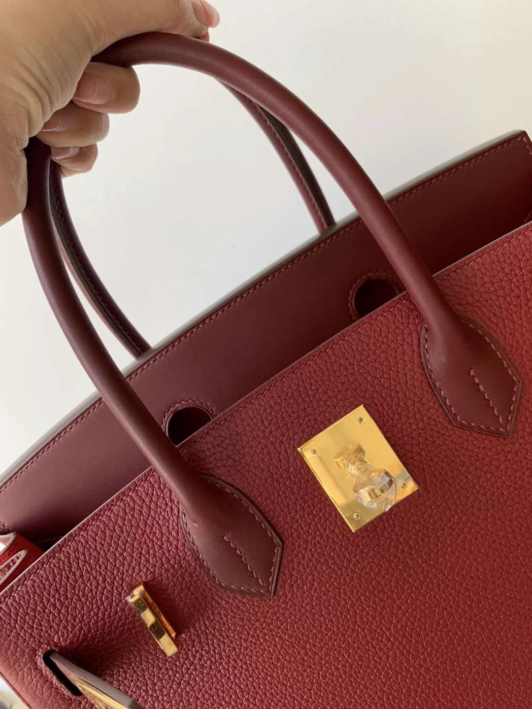 Сумка Hermes Birkin 30 Touch TC Sombrero Rougeh - Hermes Red с золотой пряжкой