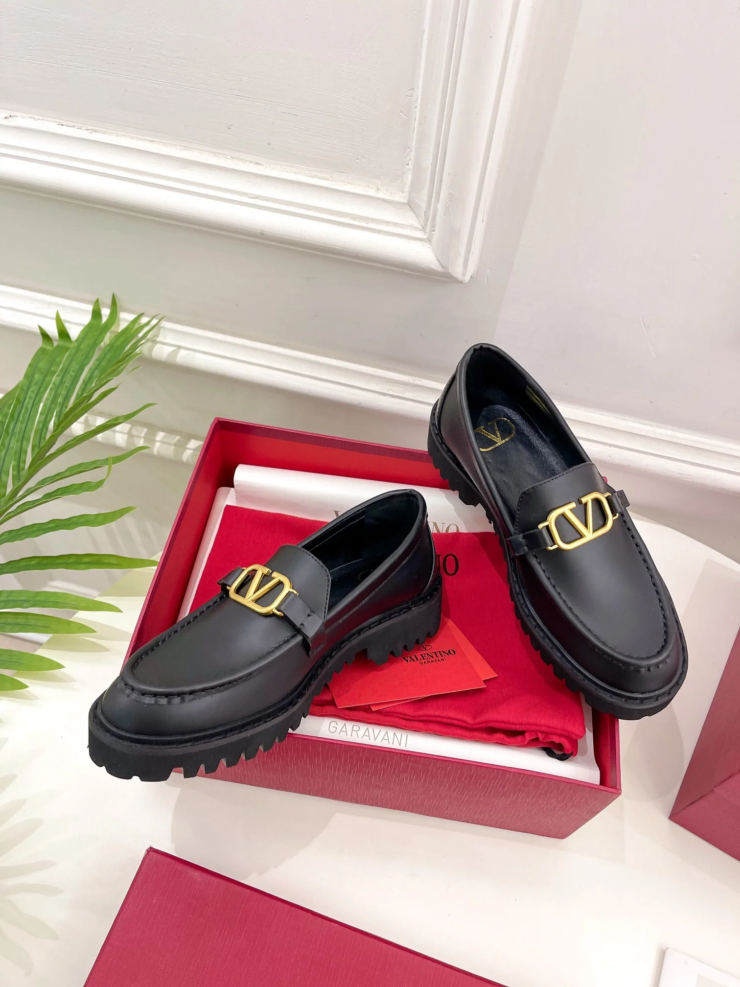 Новые поступления коллекции Valentino весна/лето 2023 - Лоферы - 3 см