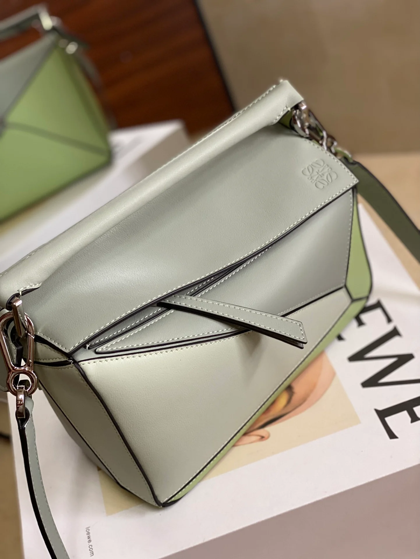 Loewe - испанская телячья кожа - пазл - сумочка - маленькая - кремовый/серовато-зеленый