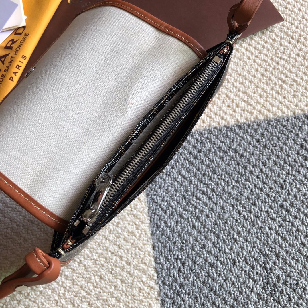 Серия Goyard Plumet — трехслойная сумка