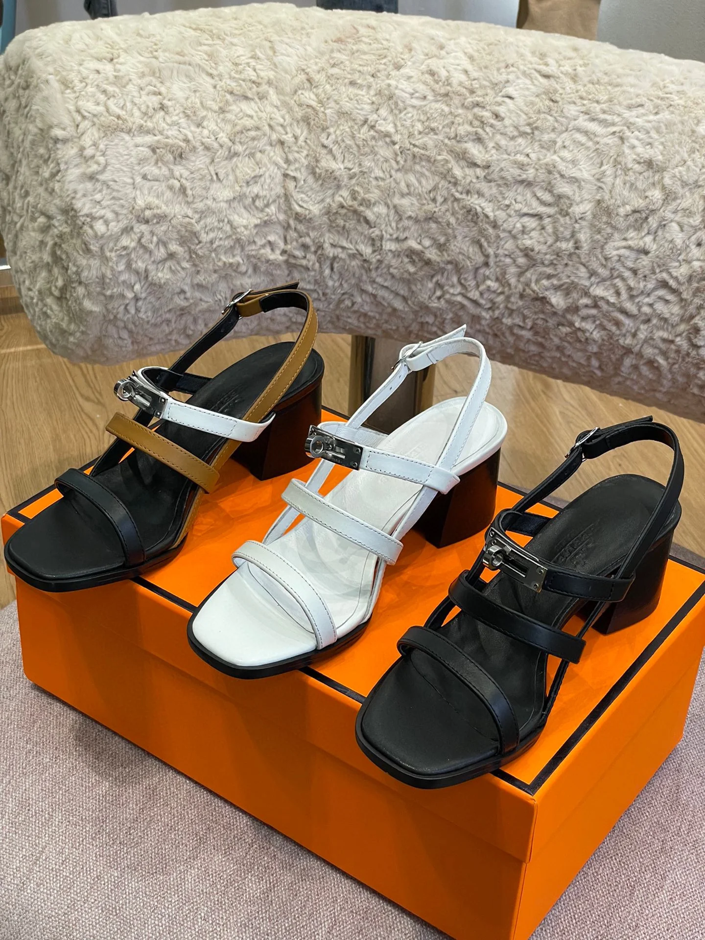 Hermes - Сандалии и туфли на каблуках - Туфли на невысоком каблуке