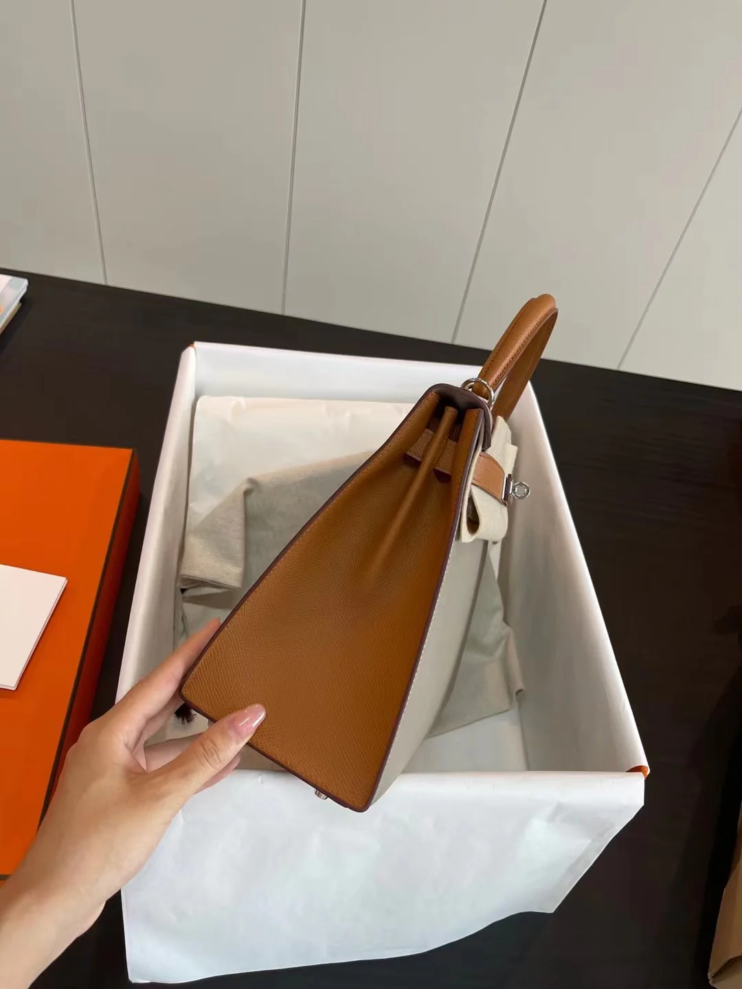 Hermes Kelly 28 Epsom Gold Brown с пряжкой M8 Ashy Grey - Silver