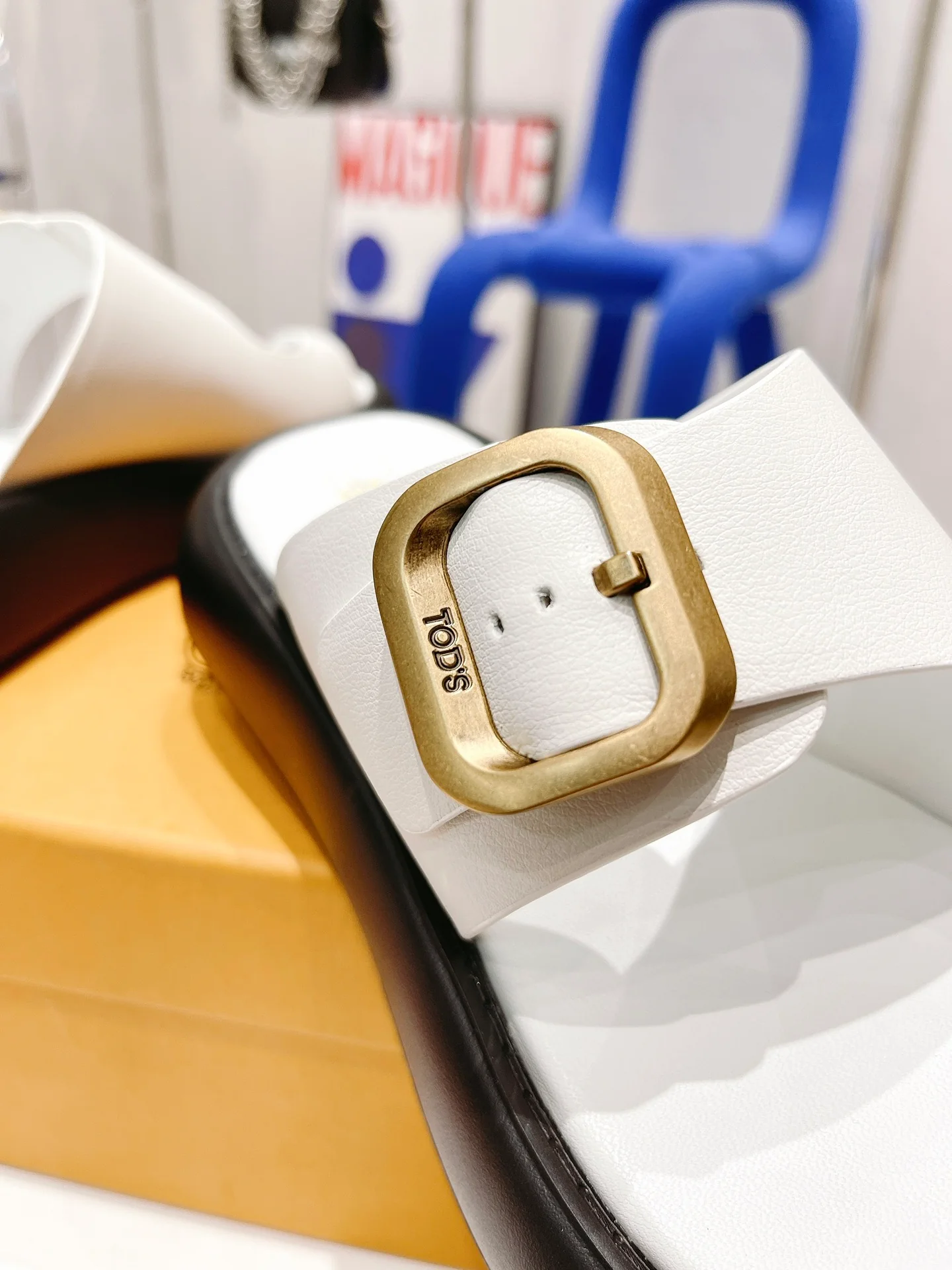 Тапочки на платформе Tods - белые