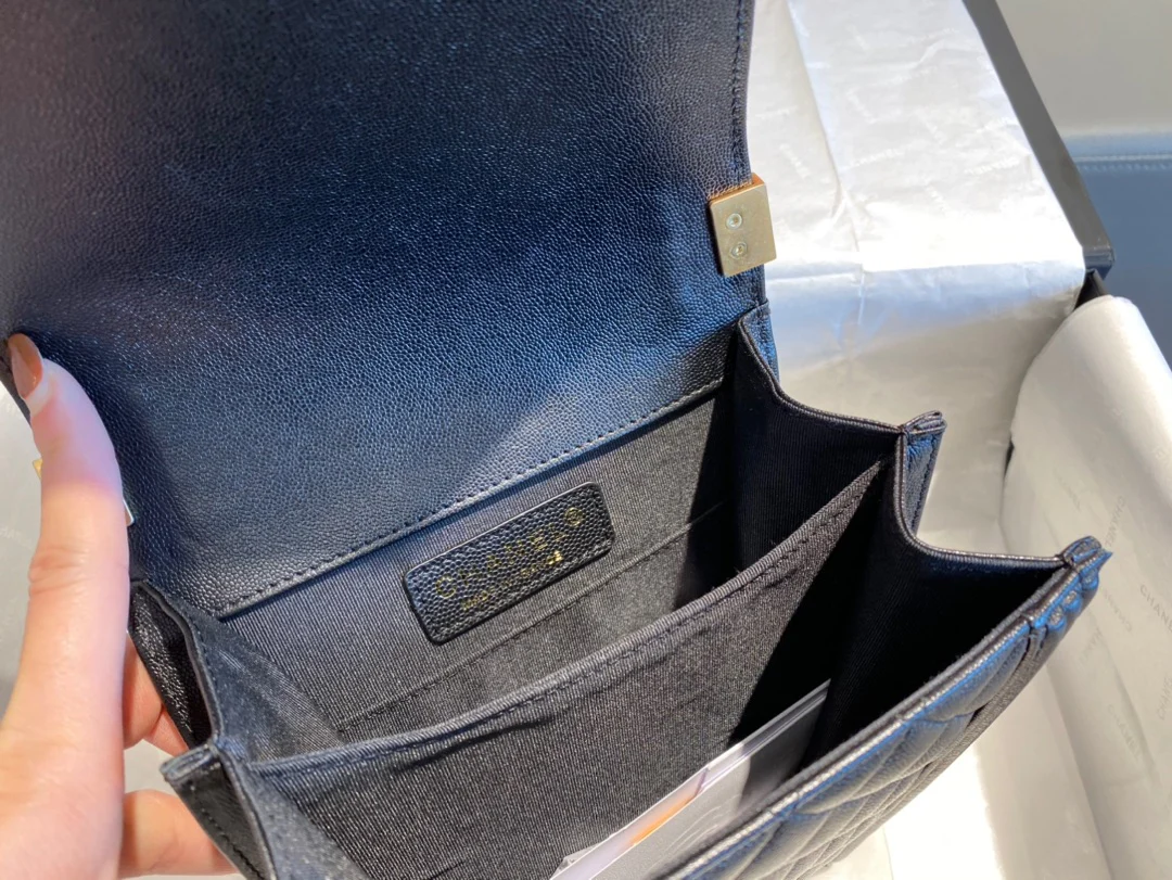 Chanel-boy-19-16-5cm-3