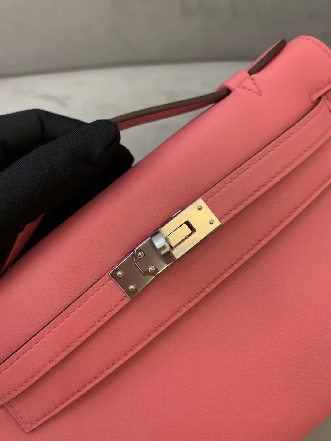 Мини-сумочка Hermes Kelly 1-го поколения, 22 см, помада Swift 8W с серебряной пряжкой.