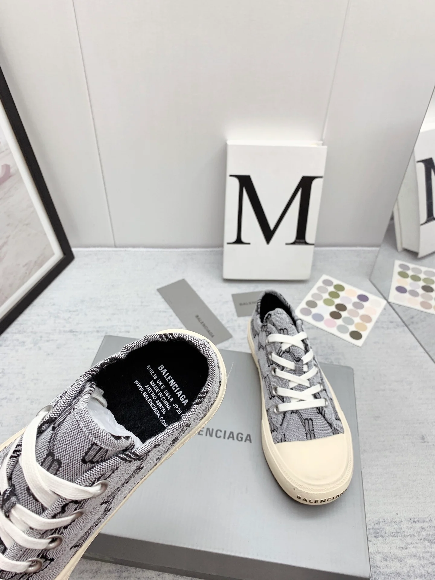 Новинка сезона осень/зима 2022 от Balenciaga - Парижские парусиновые туфли - Унисекс - Серые