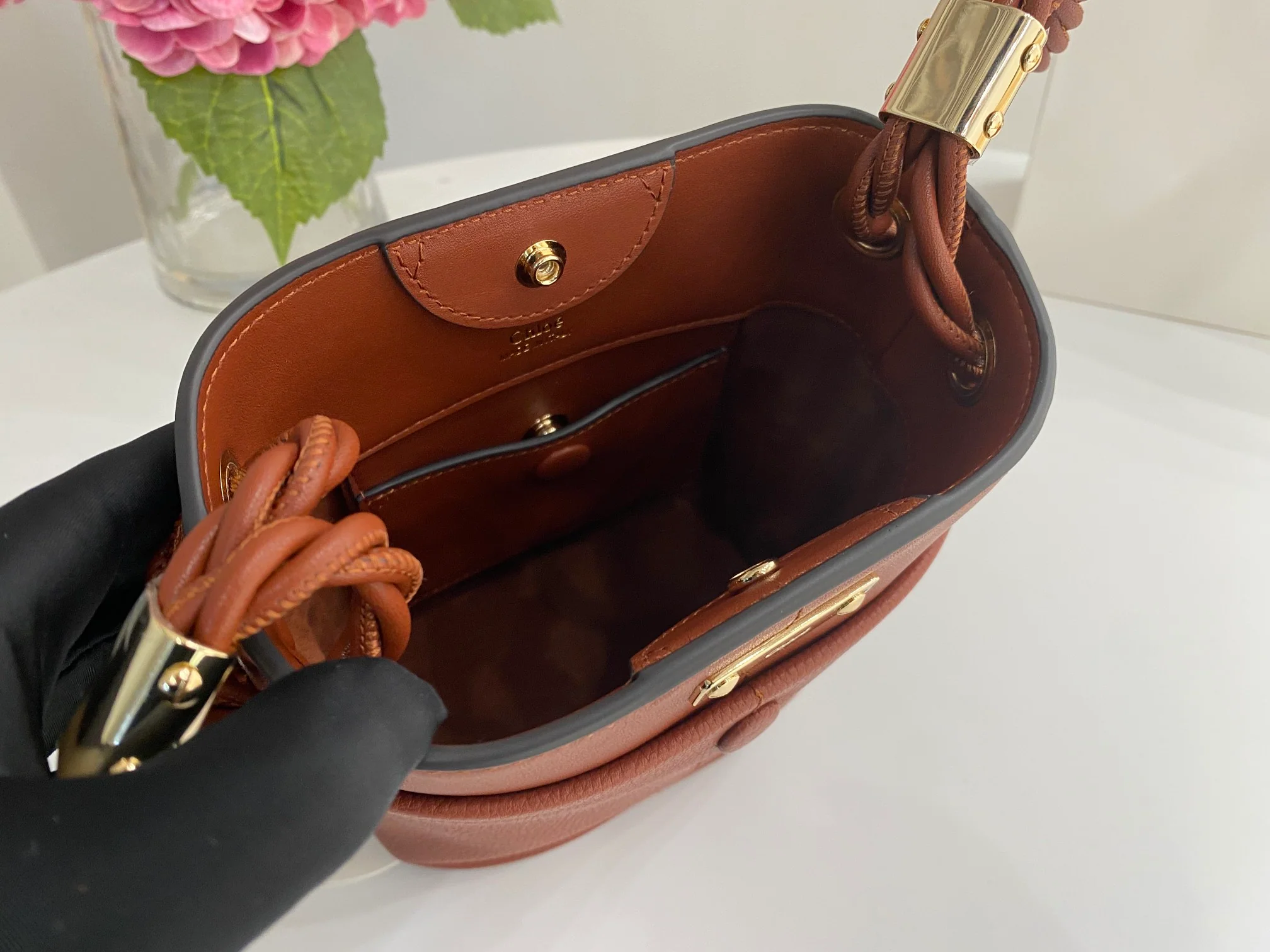 Сумка-ведро Chloe-key - коричневая, полностью кожаная.