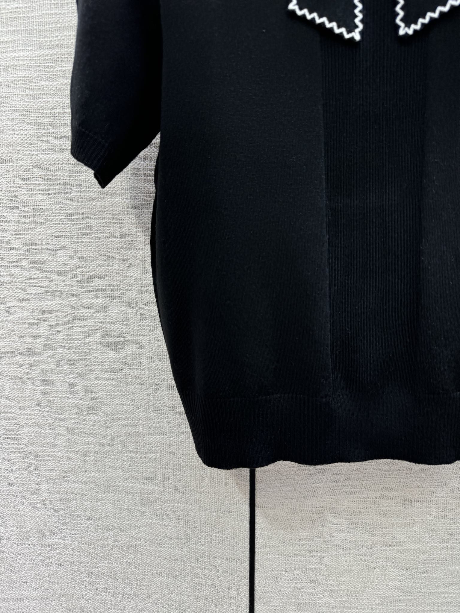 Miu Miu - 2404 - Трикотажная футболка с коротким рукавом и воротником 