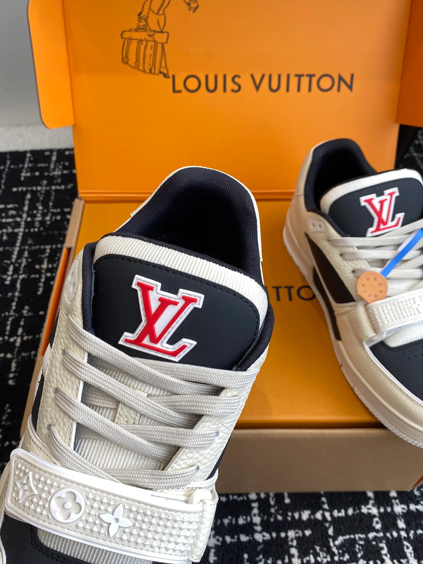 Скейтбордные кроссовки LV-2024 - черные