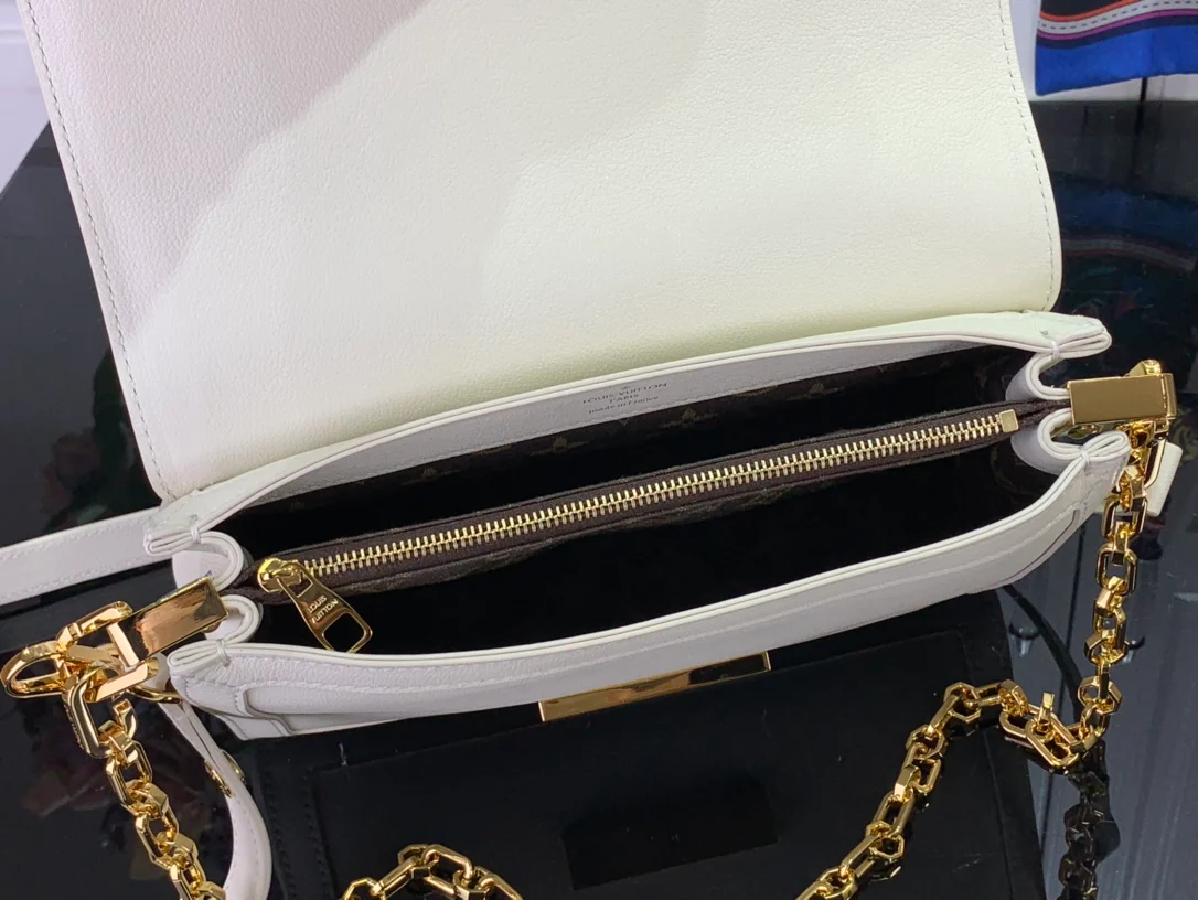 m25209-LV-dauphine-soft crossbody bag-white