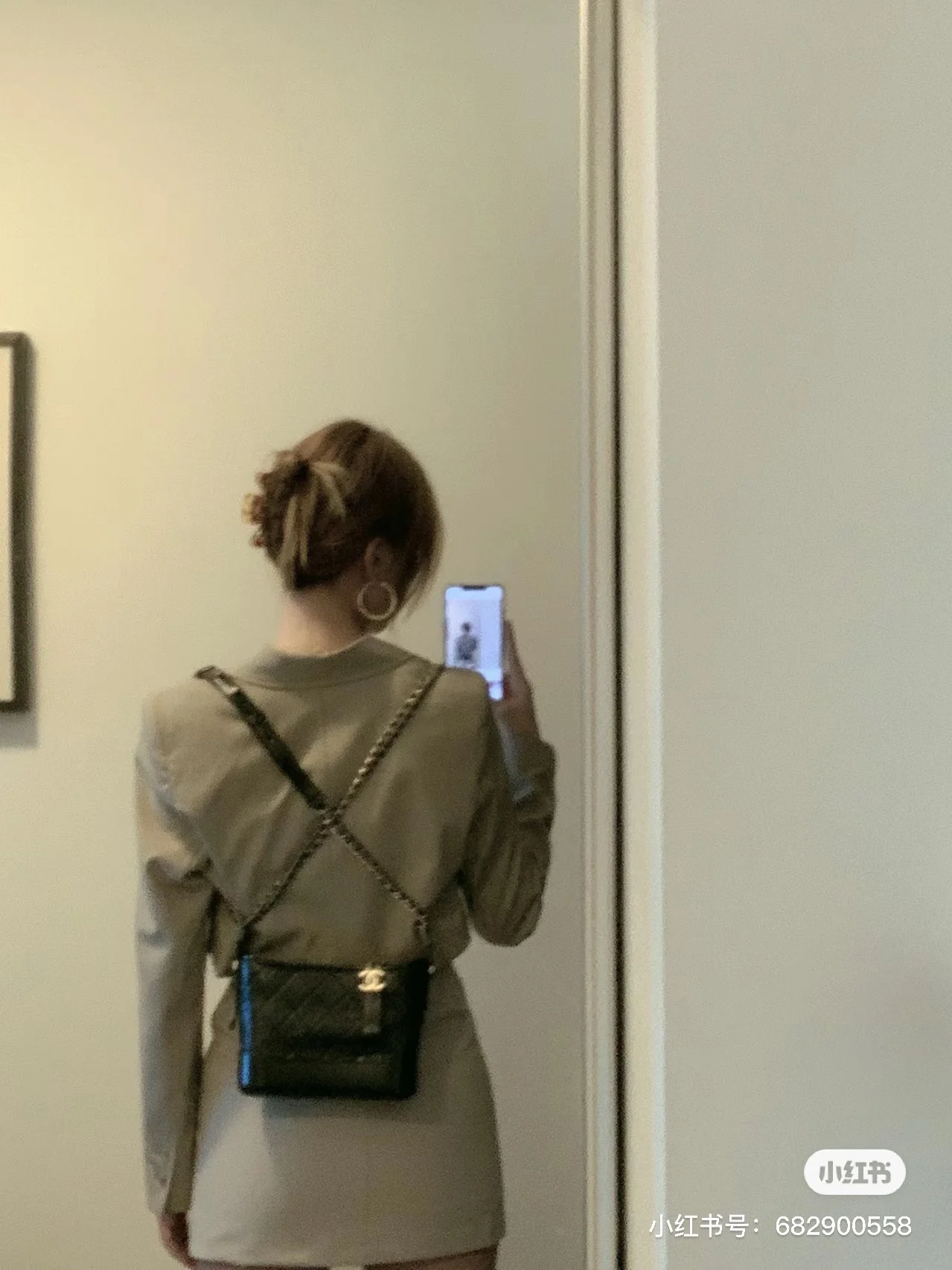 Маленькая сумка-хобо Chanel Garbielle - черная