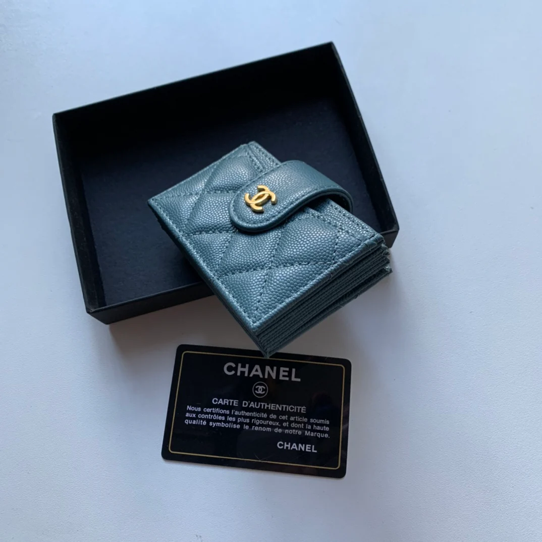 Chanel 多隔层风琴卡包