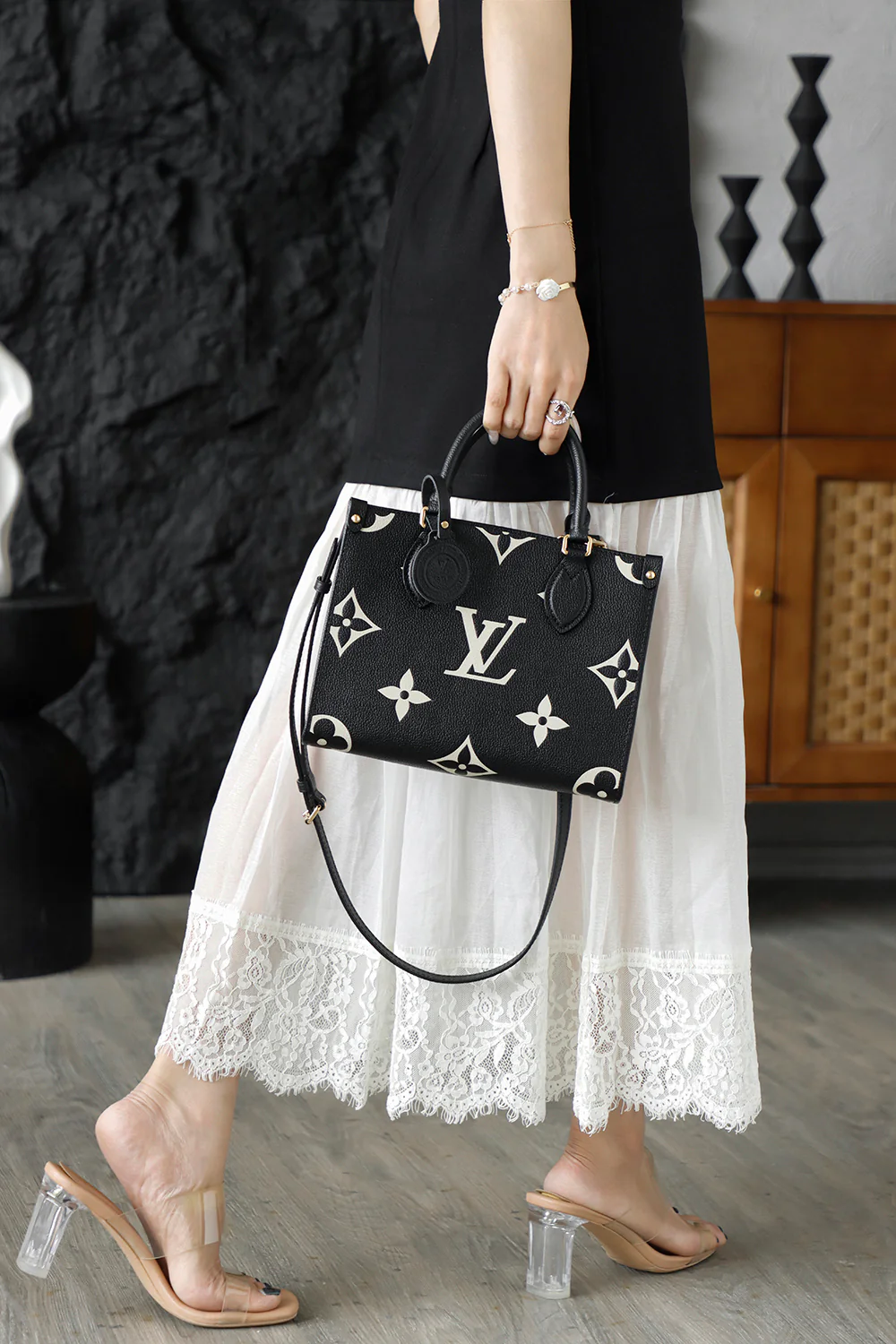 LV-m45659-onthego Маленький - Черно-белый