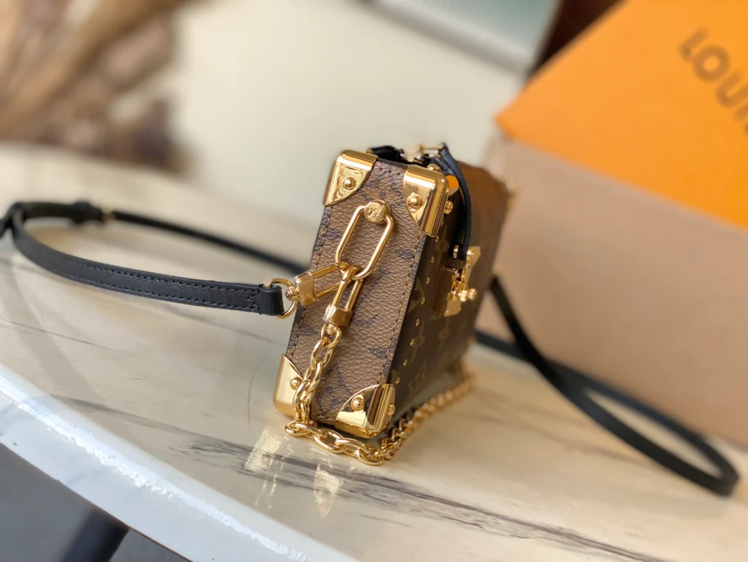 Сумка LV Slimtrunk — коричневая.