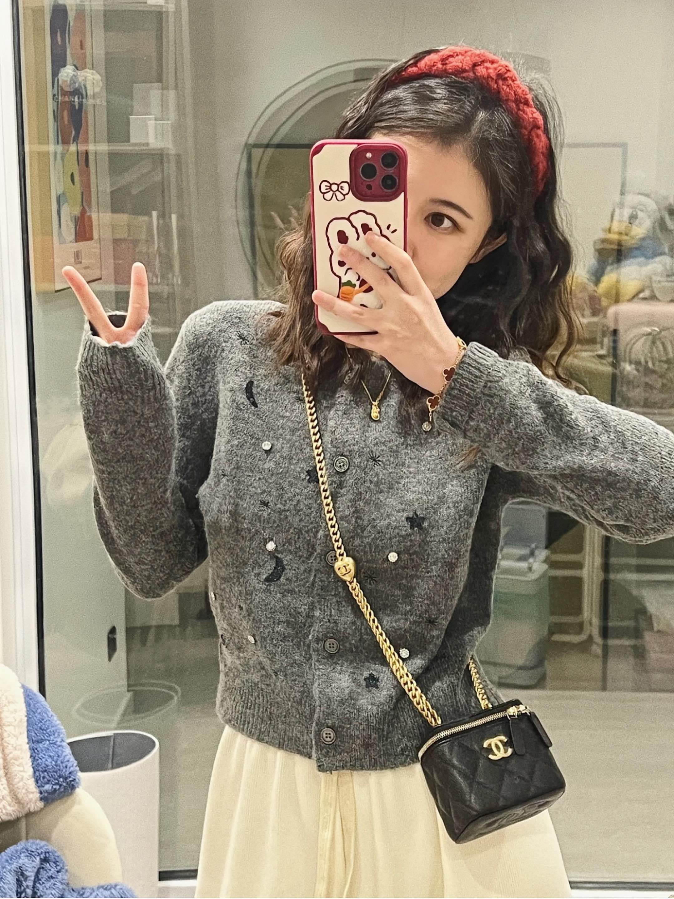 Chanel Весна/Лето 2023 - Маленькая сумка через плечо с цепочкой и регулируемой застежкой в ??форме сердца - Черная