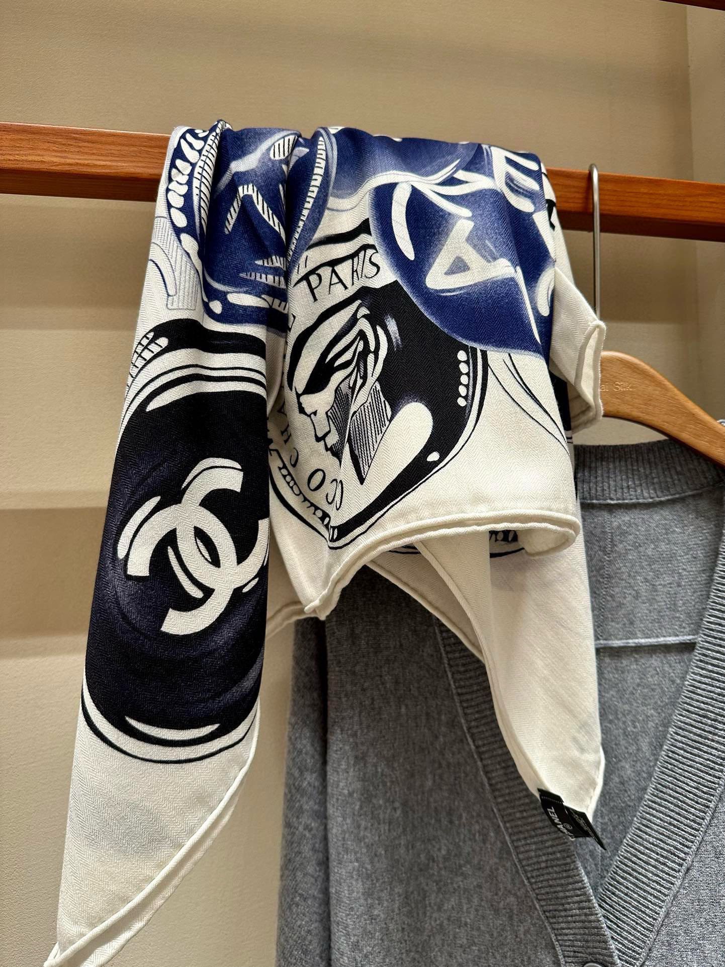 Шаль Chanel 2024 Coin Shawl - 140-140