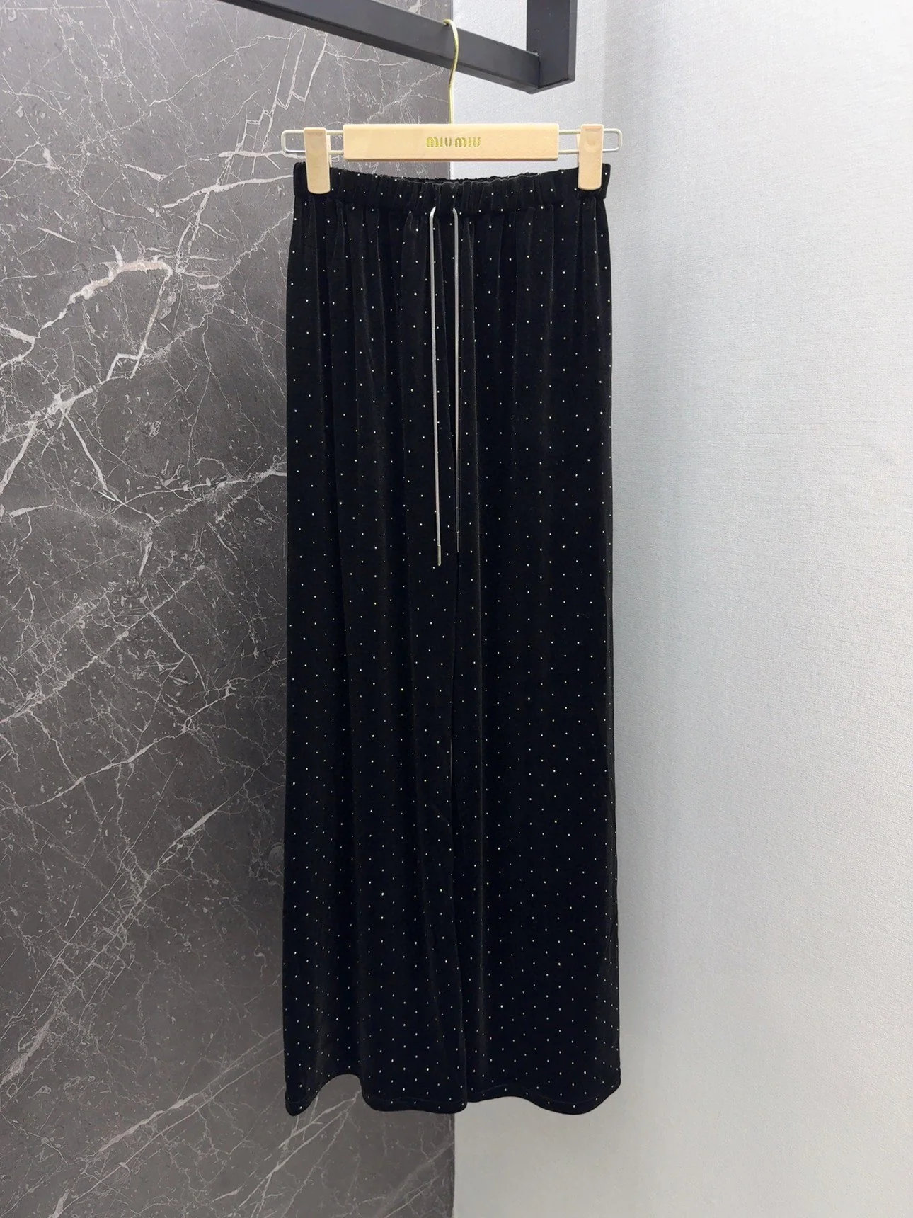 Брюки прямого кроя Miu Miu-2404-24ss из бархата со стразами